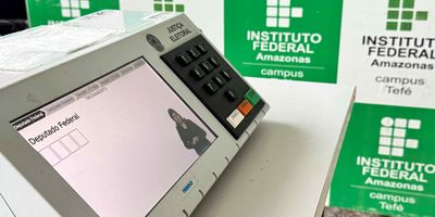 ‘Democracia em Exercício’ - Campus Tefé realiza ação de ensino com simulação de votação